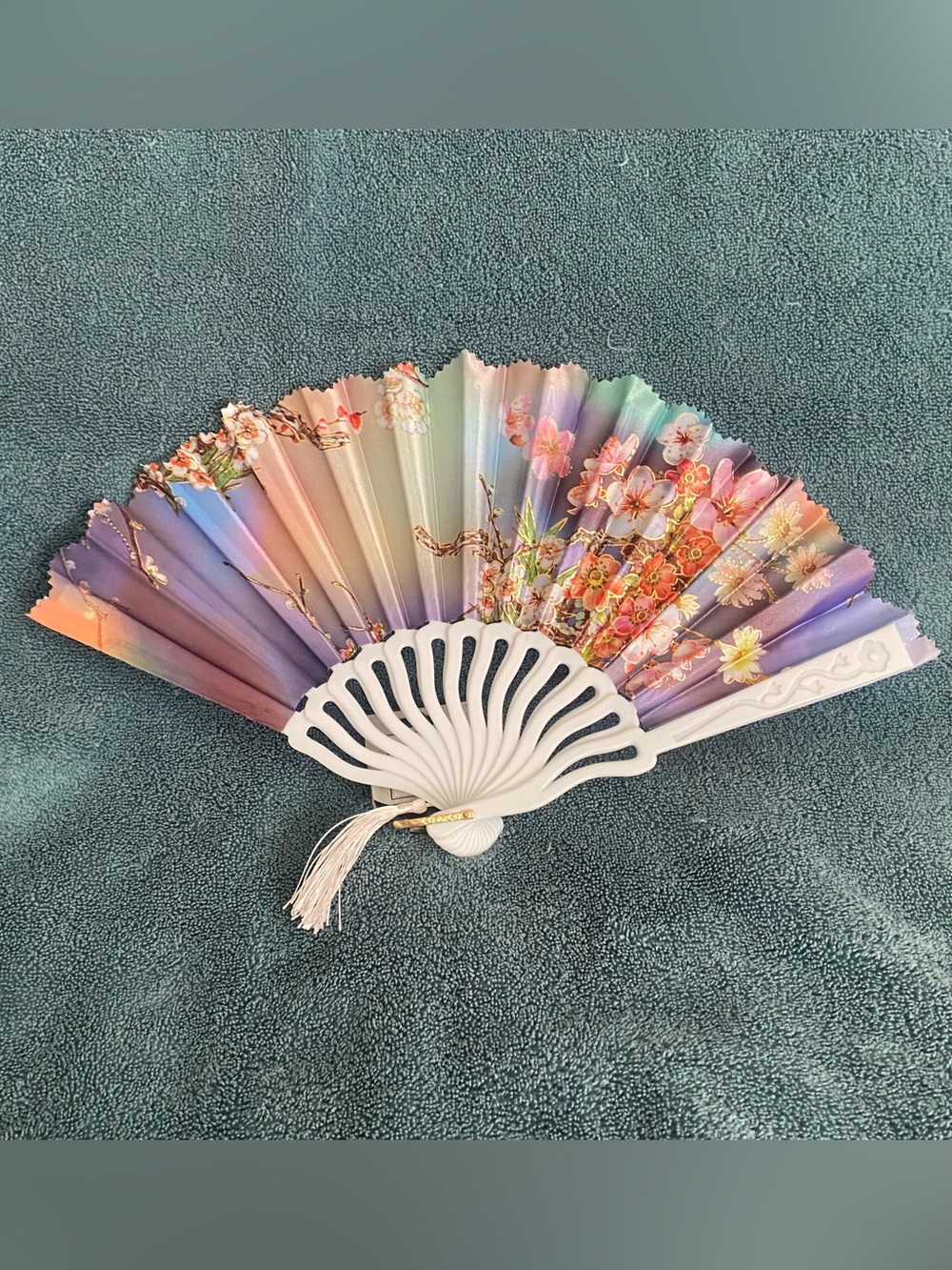 New Folding Hand Fan Floral & Gold Foil Plastic Handle Nylon Blades 15”W 9”H